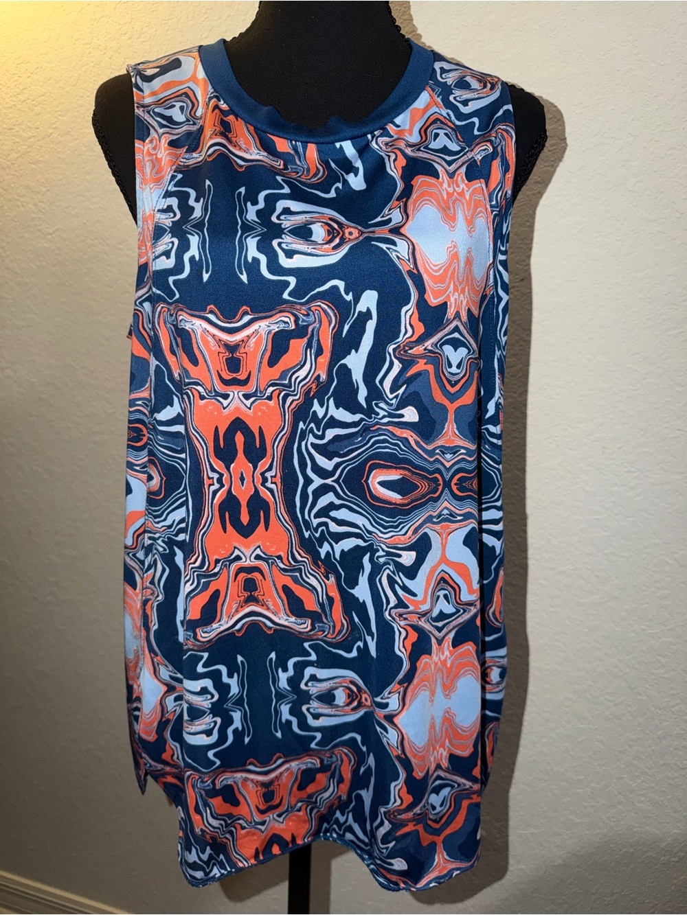 Women’s Sleeveless Tank Top in Navy and Coral Abstract Print